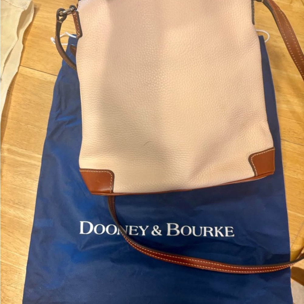 Dooney & Bourke Blush Pebble Grain Crossbody Bag - Picture 2 of 5